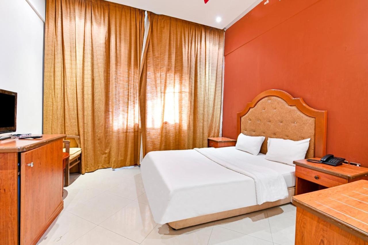 Oyo 118 Revira Hotel Манама Экстерьер фото