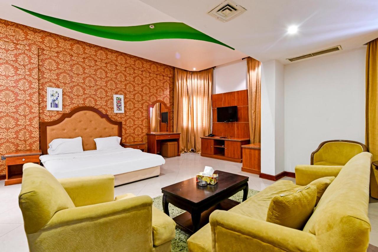Oyo 118 Revira Hotel Манама Экстерьер фото