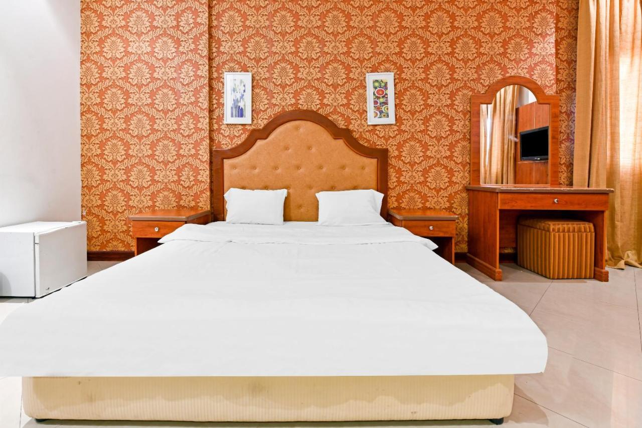 Oyo 118 Revira Hotel Манама Экстерьер фото