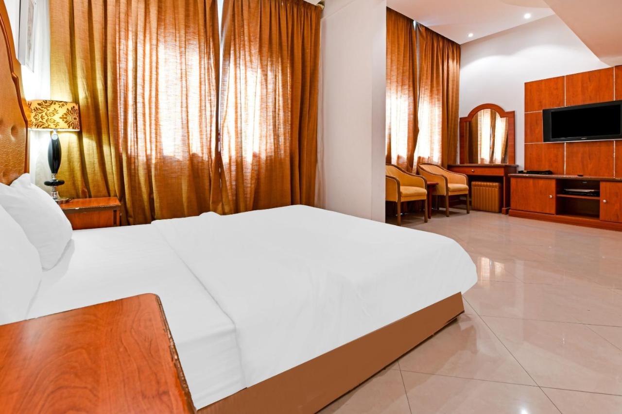 Oyo 118 Revira Hotel Манама Экстерьер фото