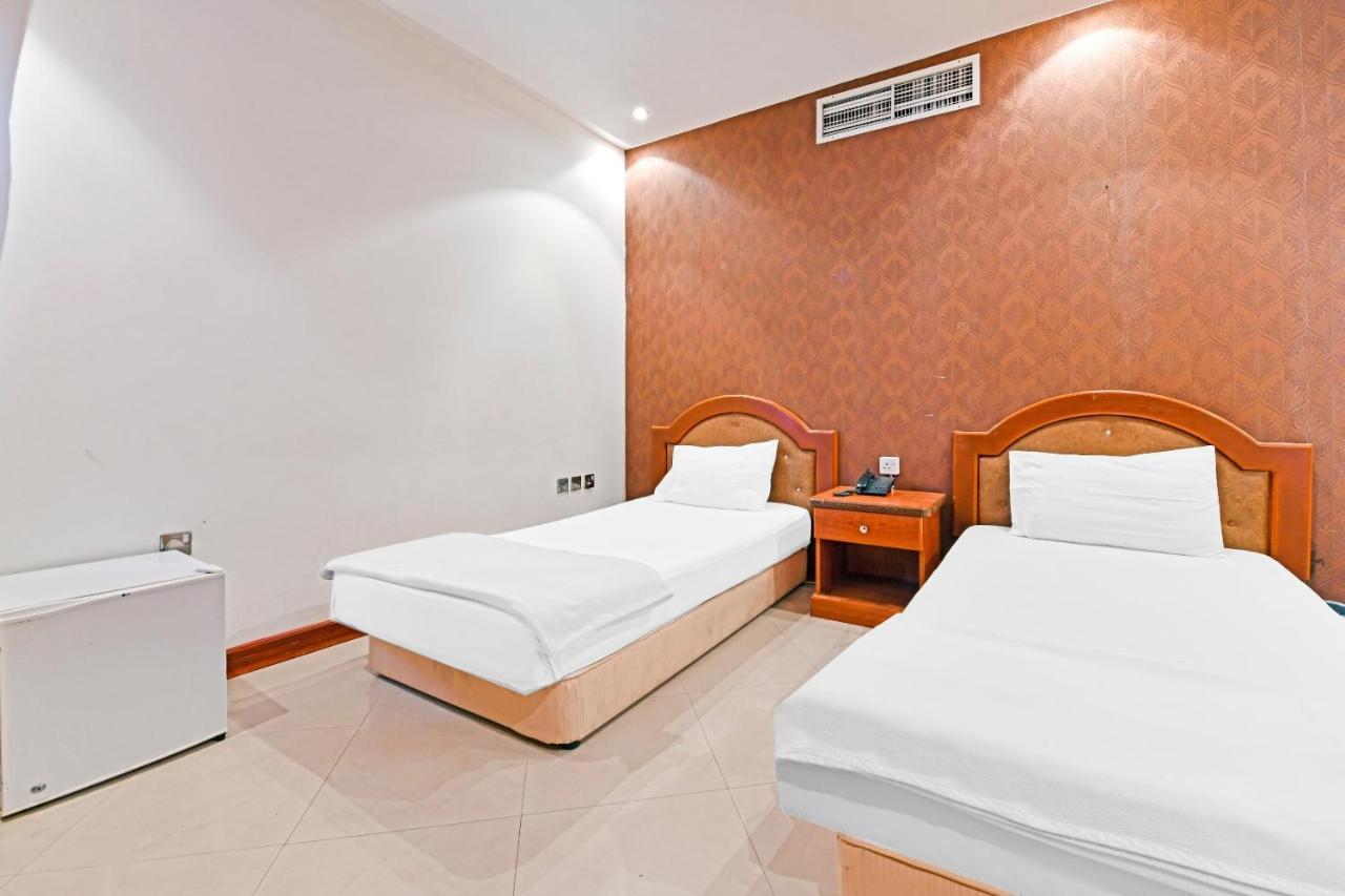 Oyo 118 Revira Hotel Манама Экстерьер фото
