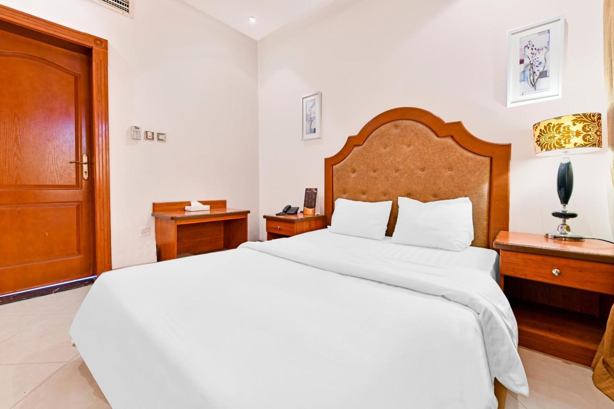 Oyo 118 Revira Hotel Манама Экстерьер фото